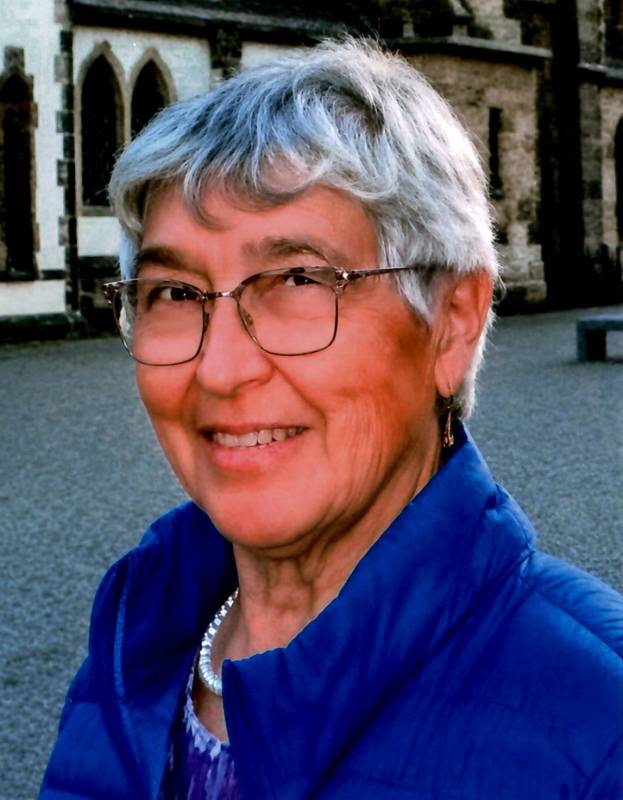 Helga Lauer